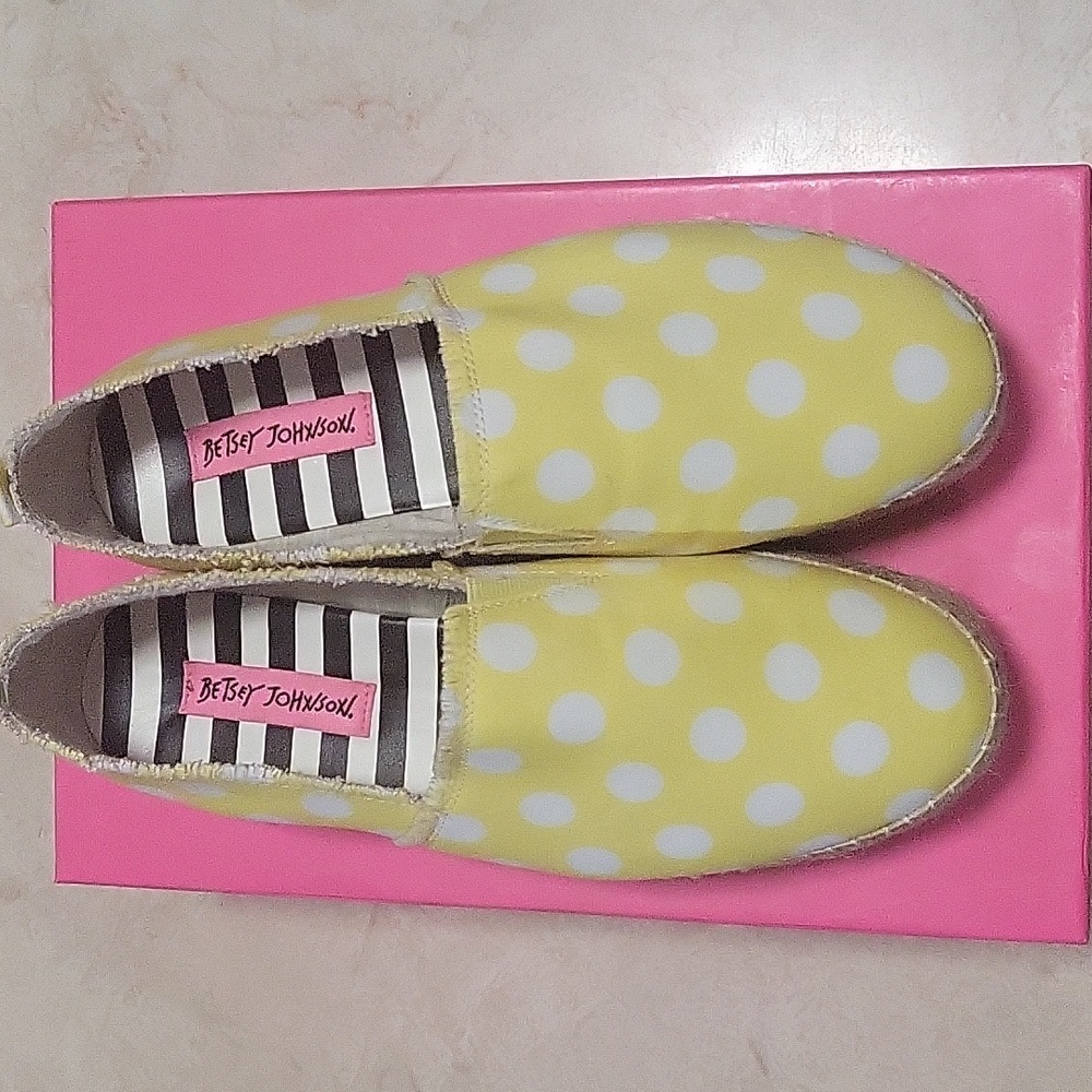 Betsey Johnson 7.5 Polka Dot Platforms
